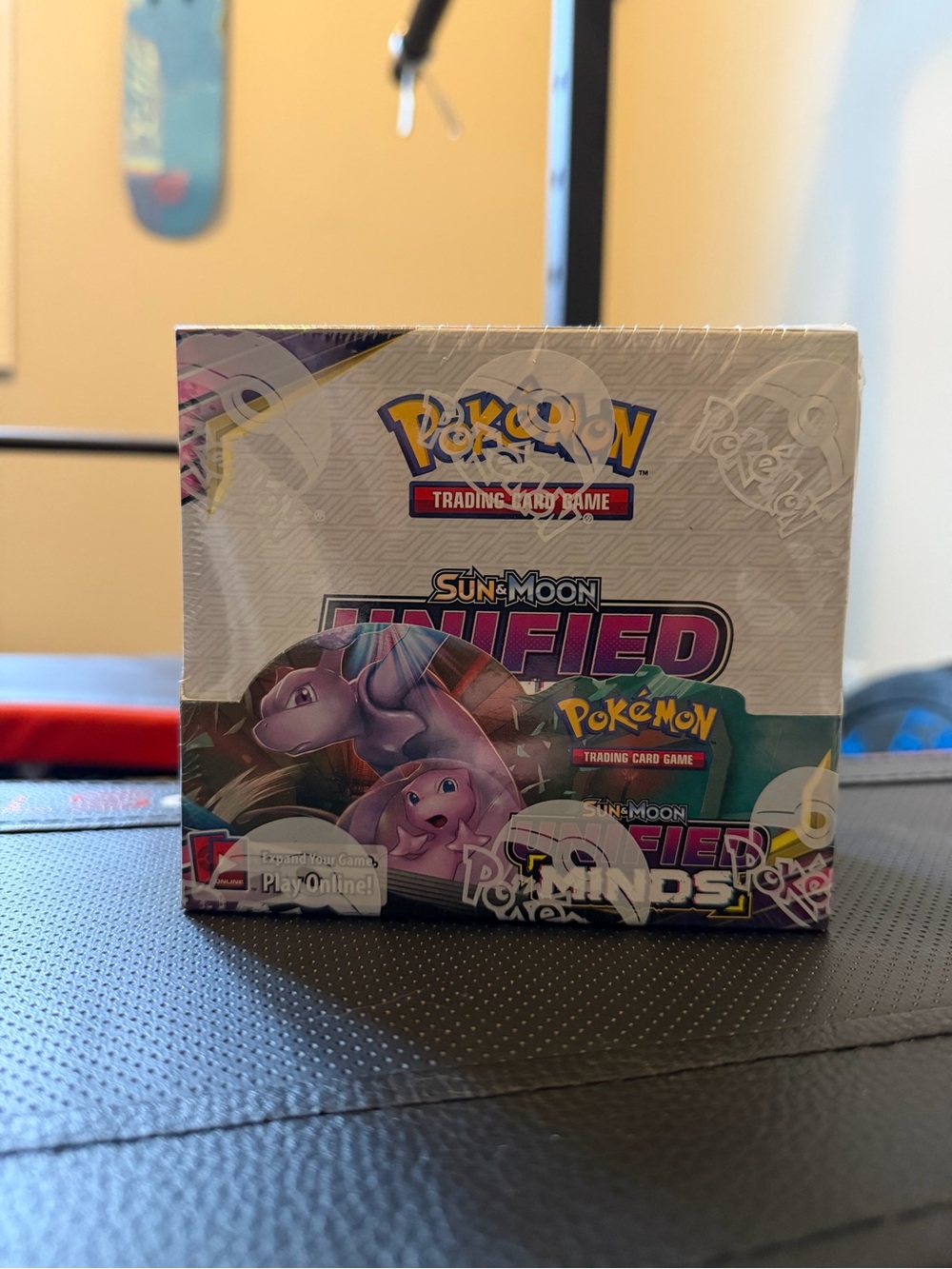 Pokemon Sun & Moon Unified Minds Box - sealed in Box - Picture 1 of 3